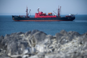 11 июня 2020 - Научно-экспедиционное судно «Михаил Сомов»  вернулось в порт Архангельска из первого в 2020 году рейса в Арктику. 